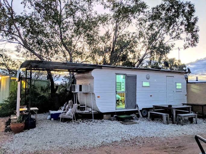 Caravans (Australia, Lightning Ridge, New South Wales)