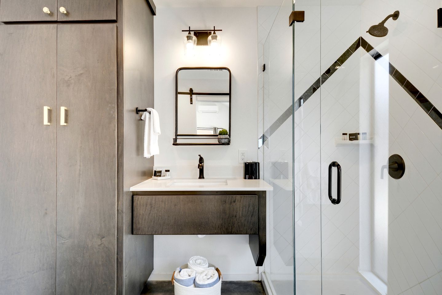 Cozy Texas Hill Country Cabins for Romantic Getaways near Austin