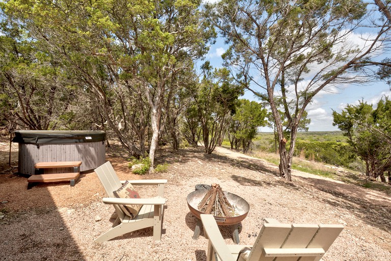 Cabins (Dripping Springs, Texas, United States of America)