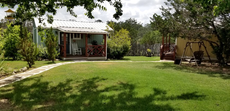 Cabins (Dripping Springs, Texas, United States of America)