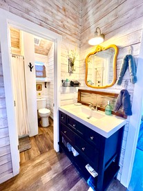 Charming Texas Tree House with Tranquil Views Ideal for Glamping near Austin - Photo 3