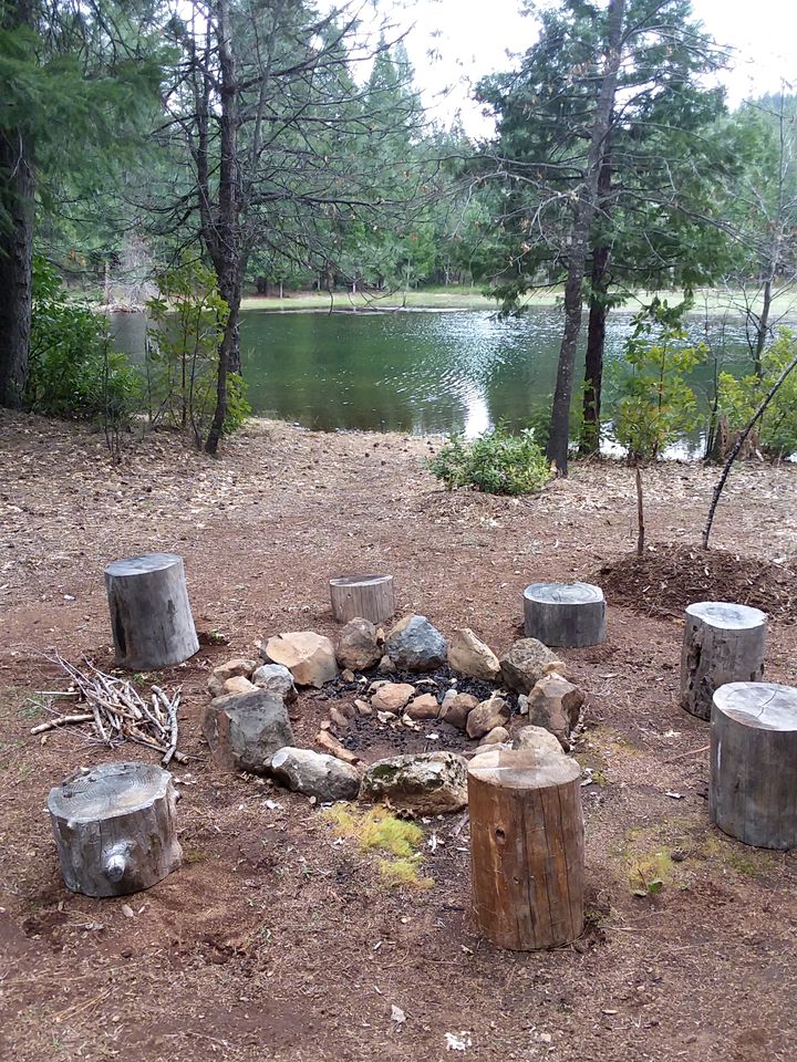 Serene Cabin Getaway with a Charcoal BBQ near Tahoe National Forest, California