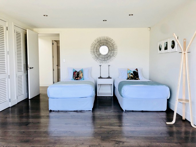 Beach Houses (Rawhiti, North Island, New Zealand)