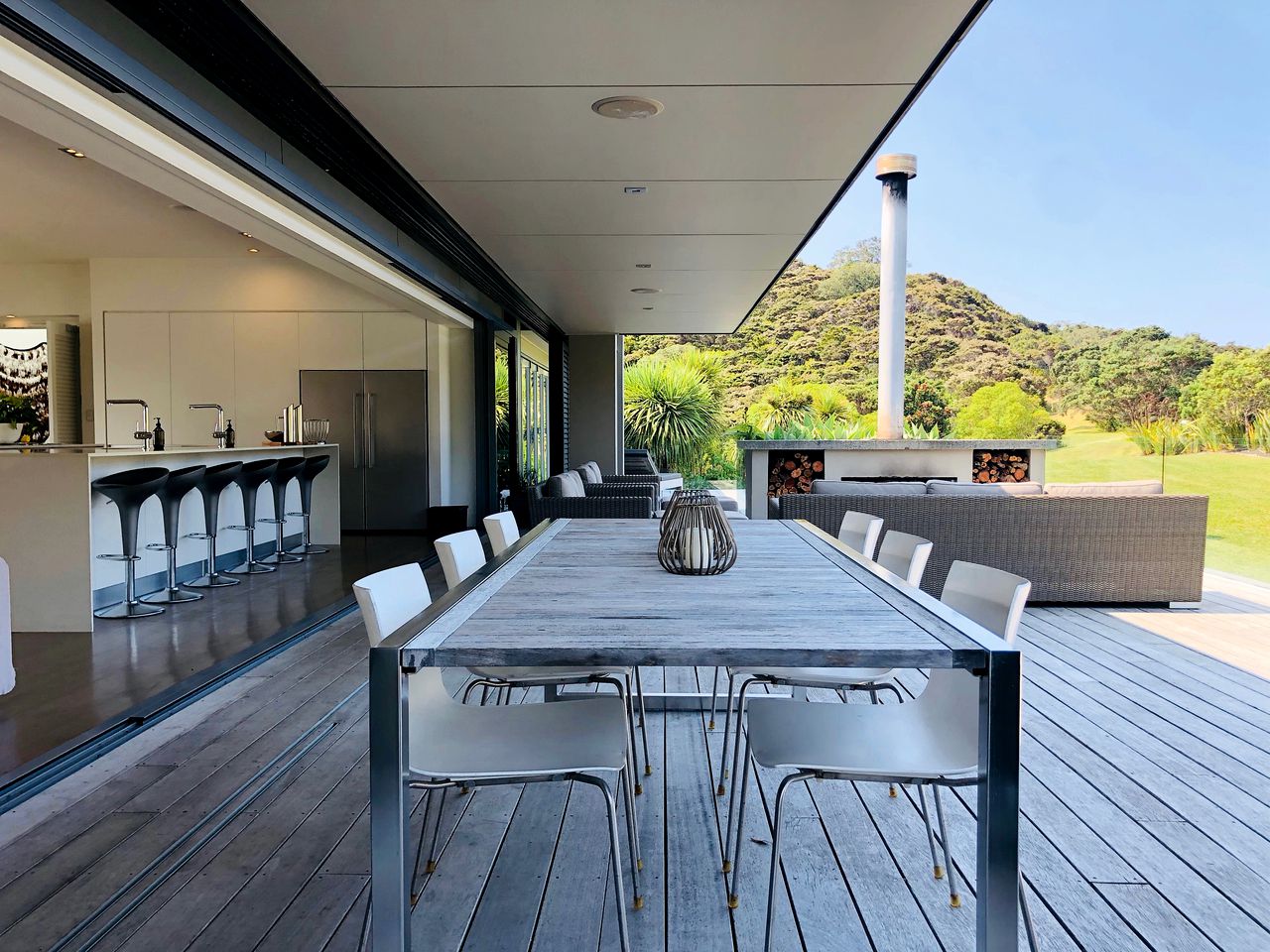 Stunning Luxury Beach House in Oke Bay for Amazing Family Holidays on the North Island