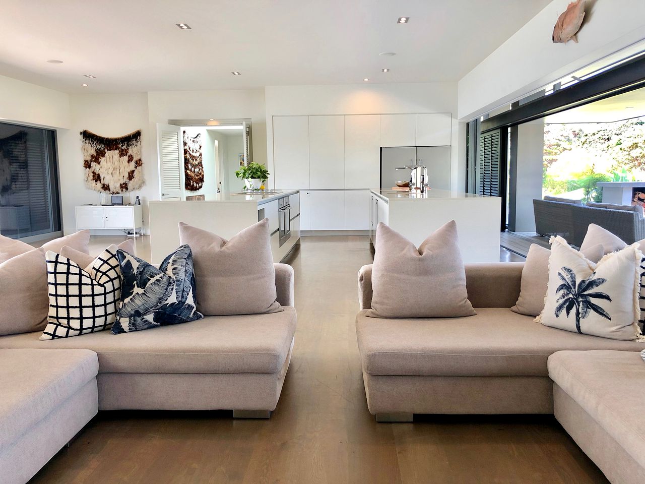 Stunning Luxury Beach House in Oke Bay for Amazing Family Holidays on the North Island