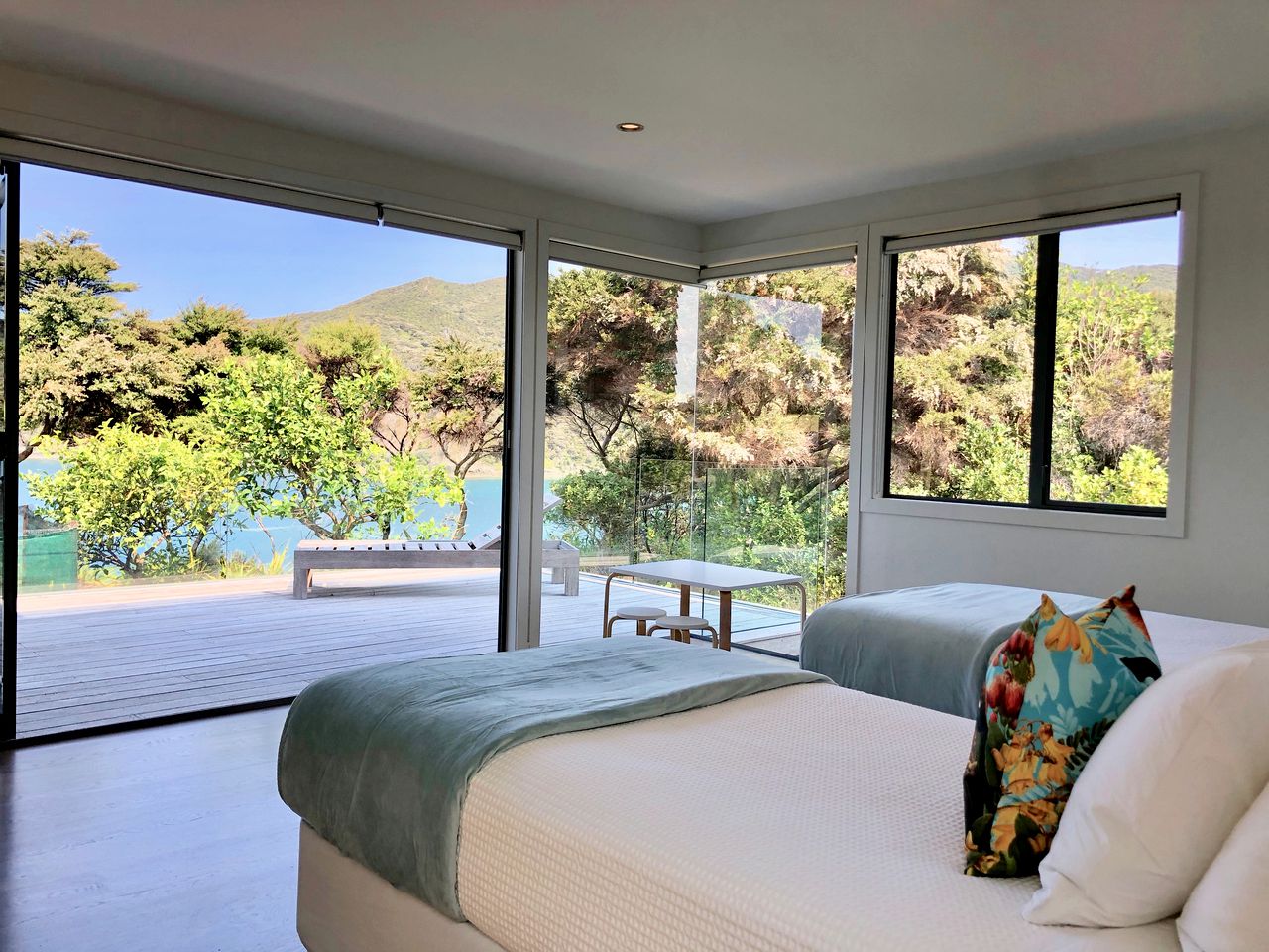 Stunning Luxury Beach House in Oke Bay for Amazing Family Holidays on the North Island