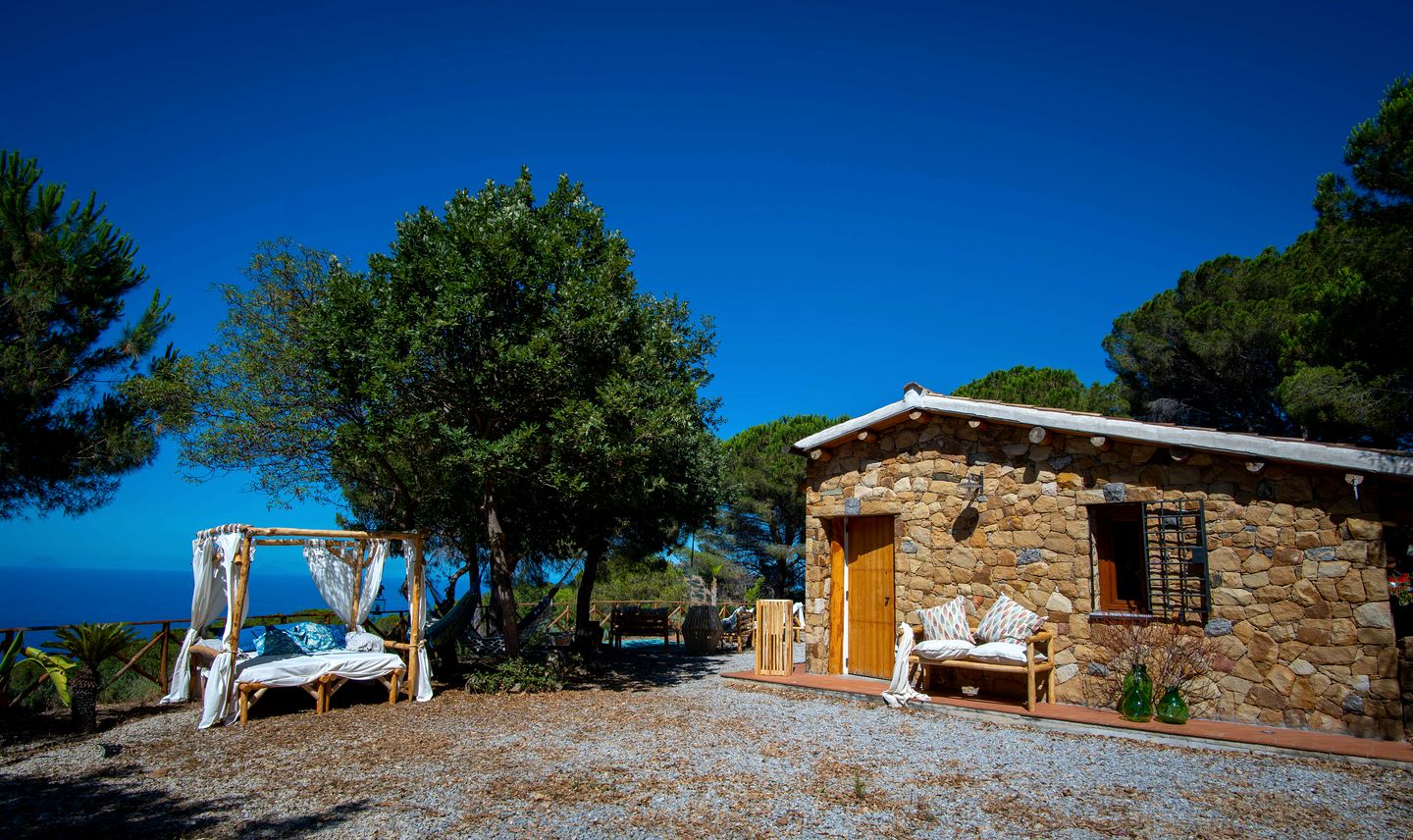 Stunning Stone Cottage Just a Short Walk from the Beach in Cefalu, Sicily