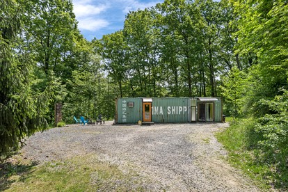 Unique Dover Accommodation with a Hot Tub Perfect for Glamping in Ohio photo 3