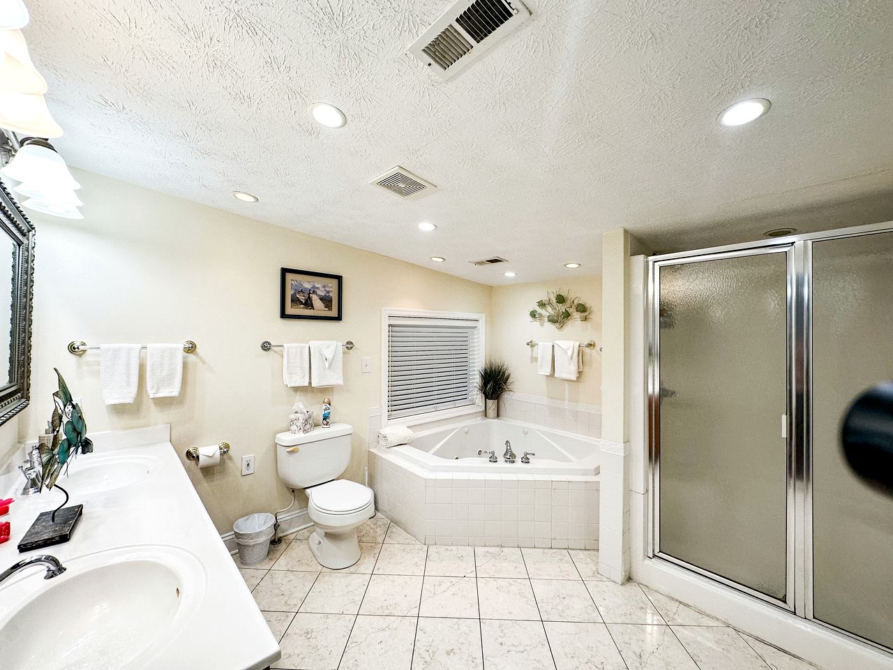 Shenandoah Getaways in this Stunning Riverside Rental for Romantic Escapes to Virginia