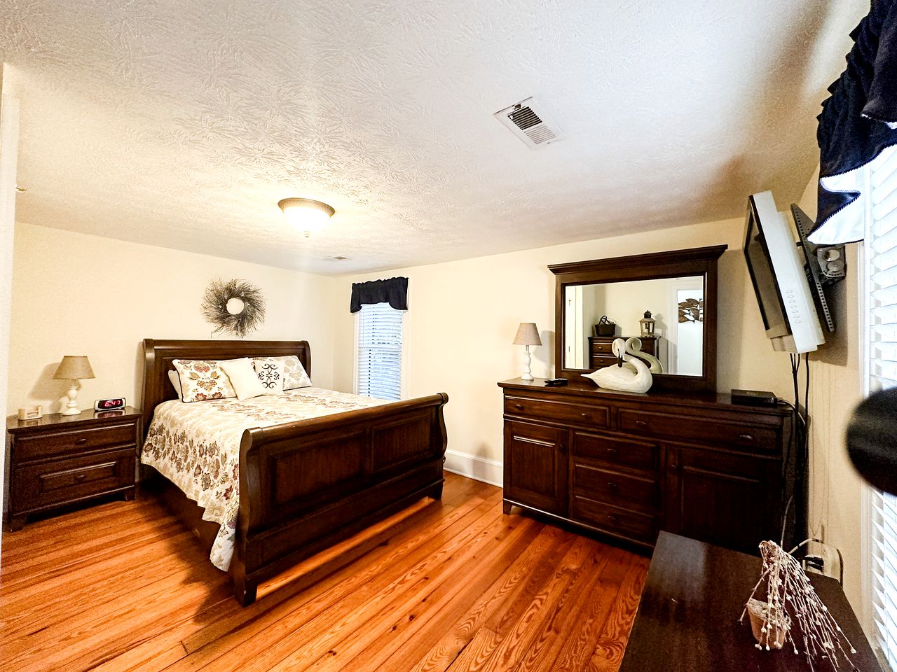 Shenandoah Getaways in this Stunning Riverside Rental for Romantic Escapes to Virginia