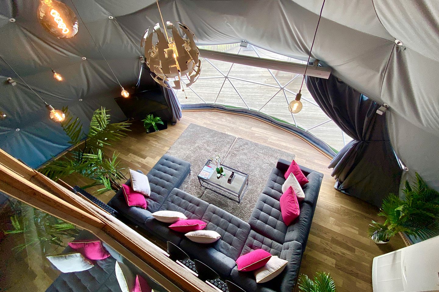 Unique Devonshire Dome with Hot Tub Perfect for Glamping in England