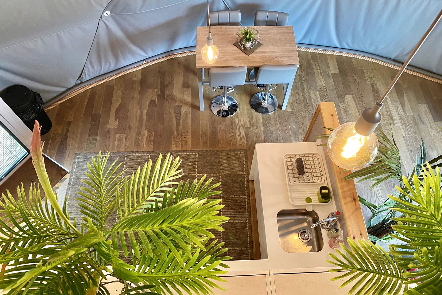 Unique Devonshire Dome with Hot Tub Perfect for Glamping in England