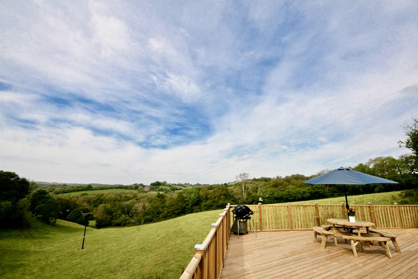 Unique Devonshire Dome with Hot Tub Perfect for Glamping in England