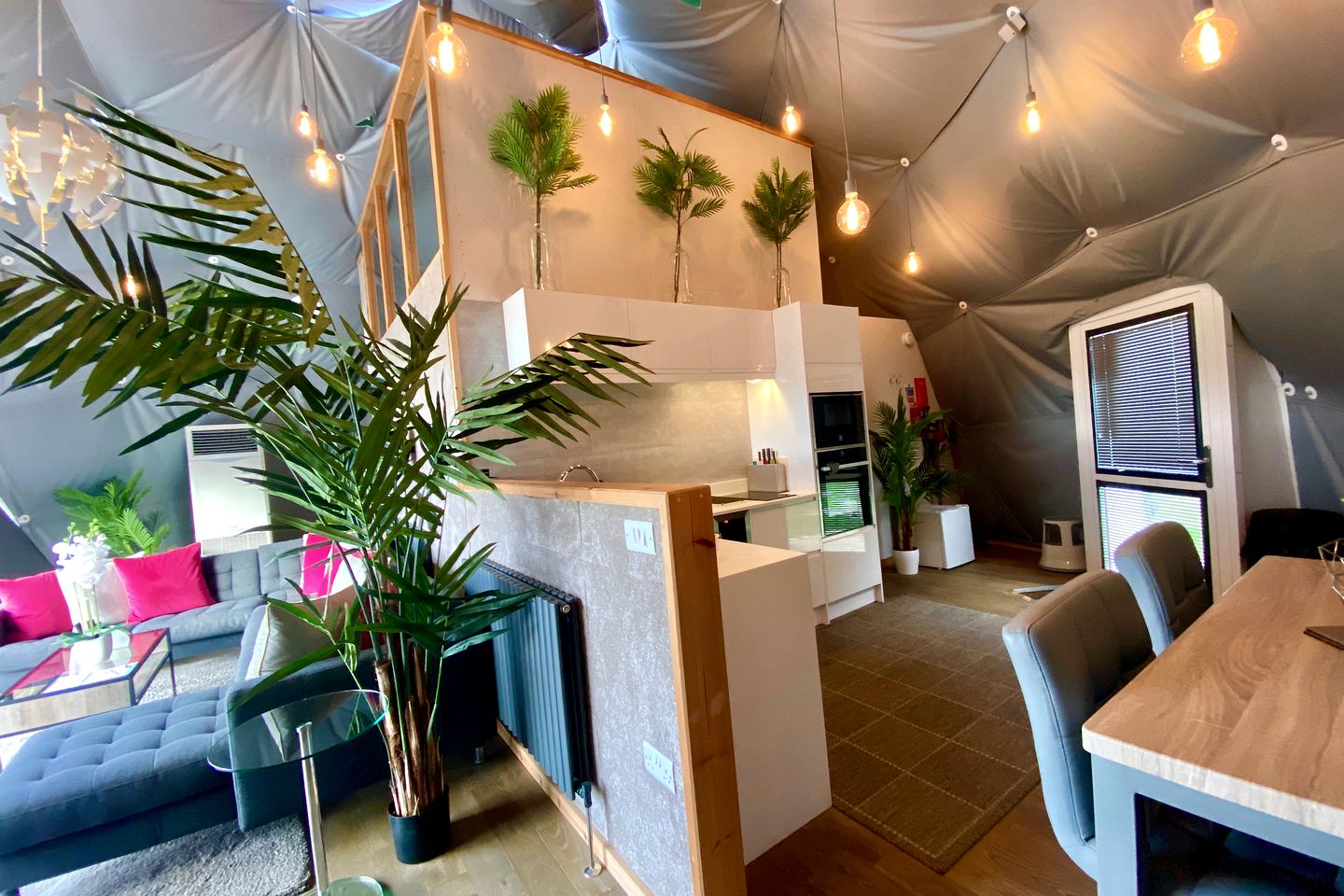 Unique Devonshire Dome with Hot Tub Perfect for Glamping in England