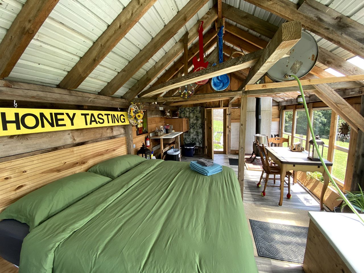 Glamping in the Sun Barn, Barns 60014, Preston Hollow, United States of