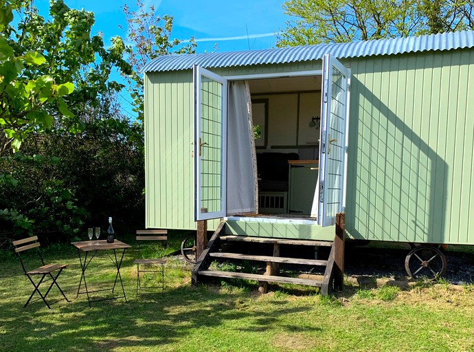 Shepherd's hut rental for a couple to go glamping in Pembrokeshire