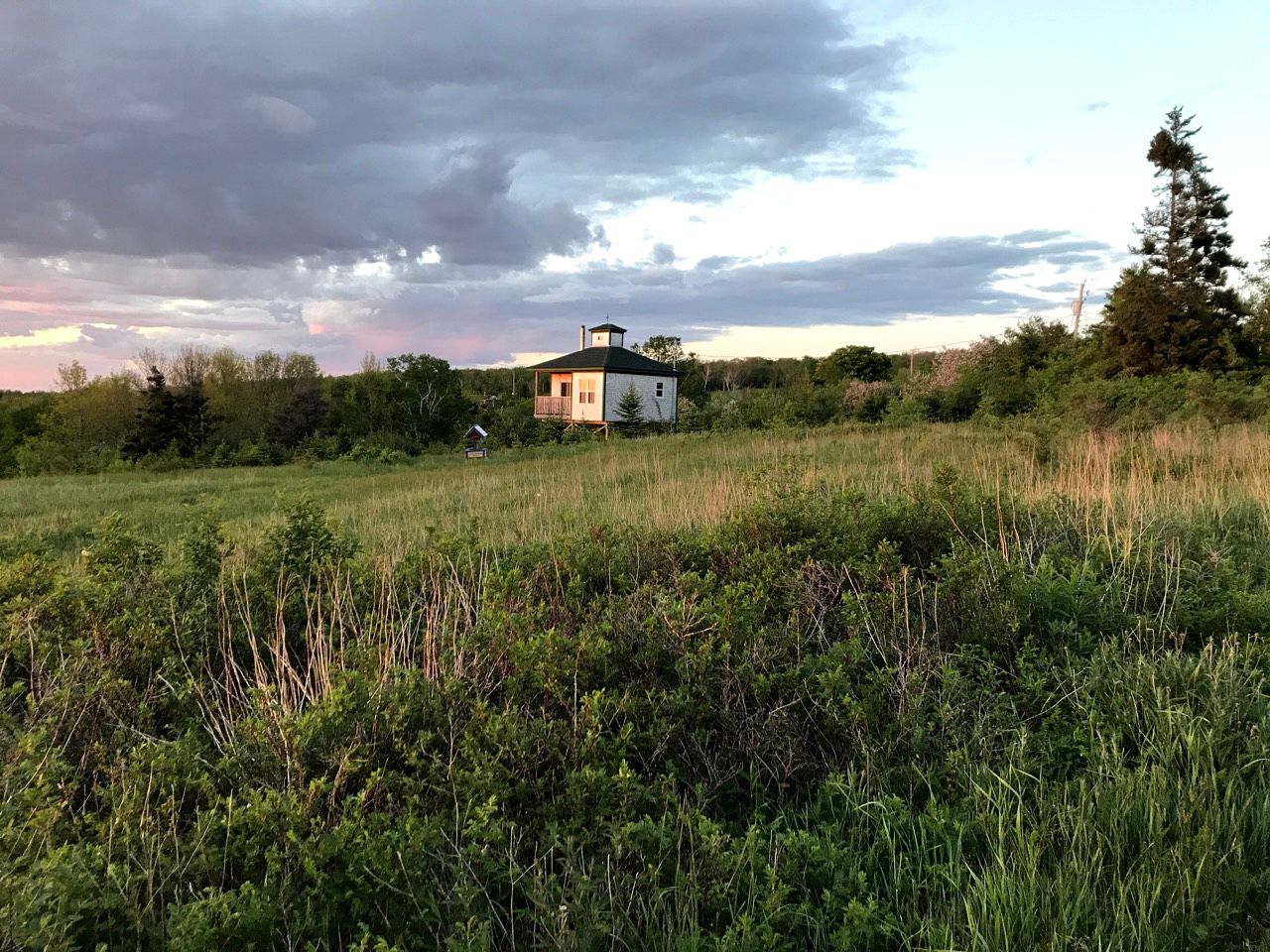 Cheerful Victoria Beach Cabin Rental Ideal for Glamping in Nova Scotia