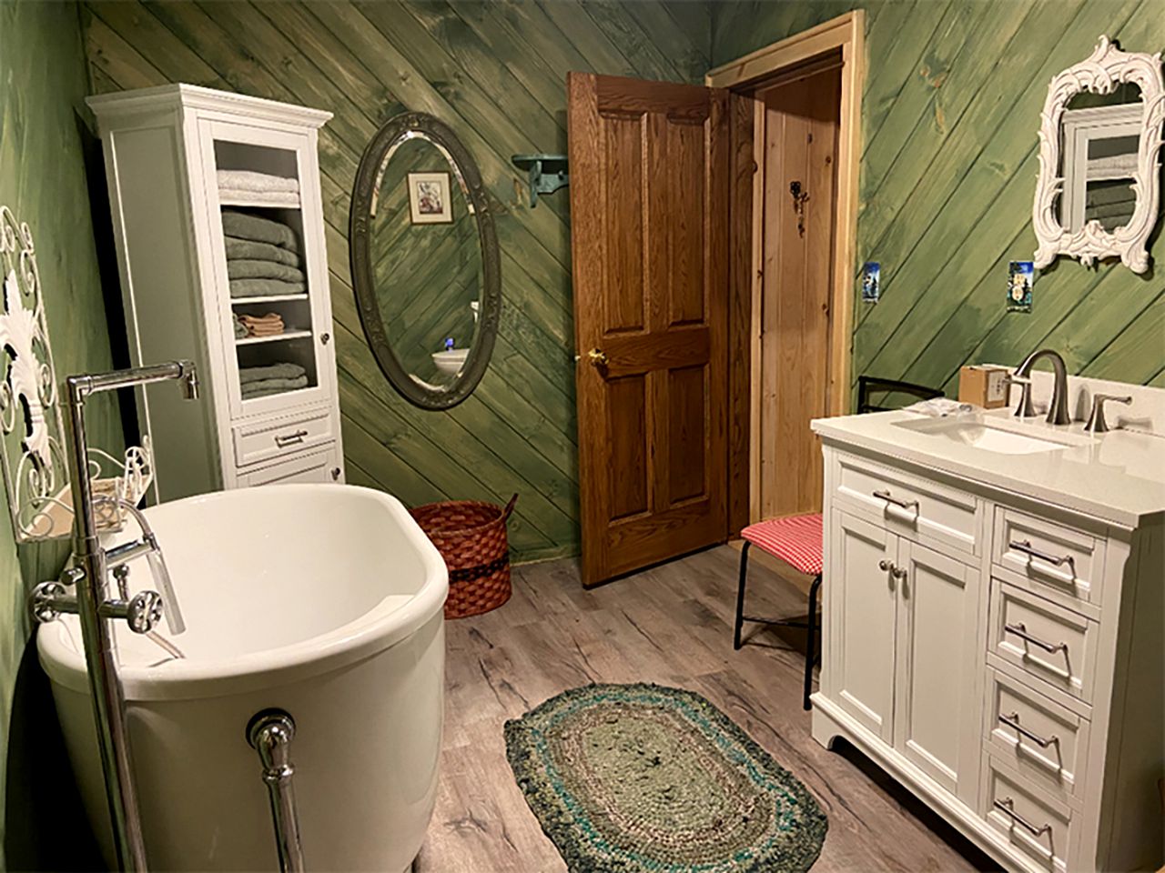 Idyllic Potsdam Retreat Ideal for Glamping in New York