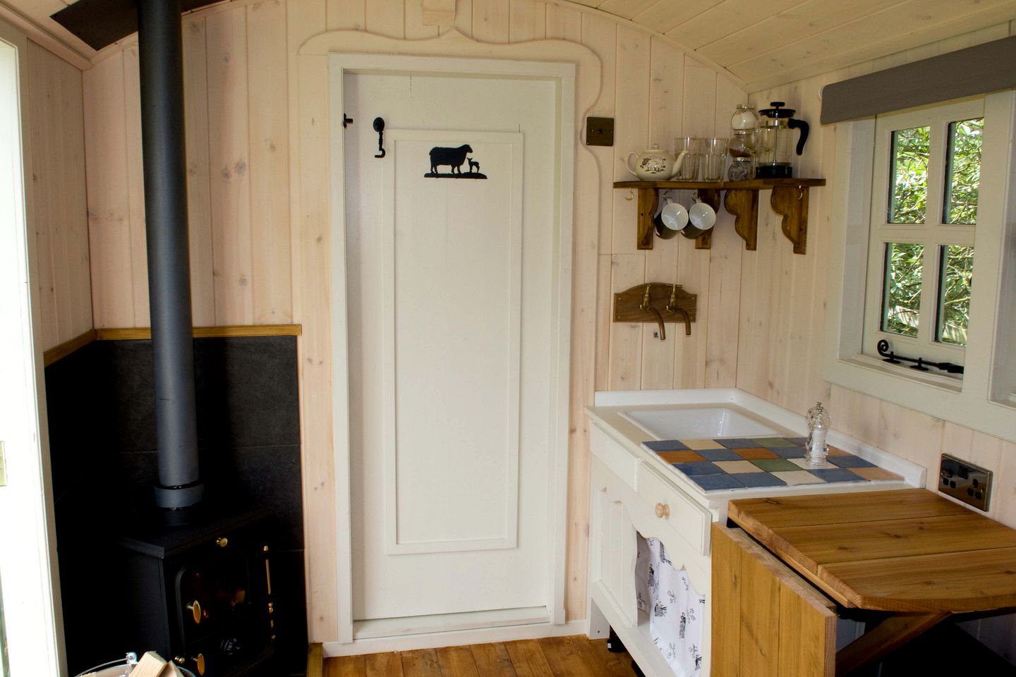 Quirky Shepherds Hut Perfect for Glamping near Wrexham