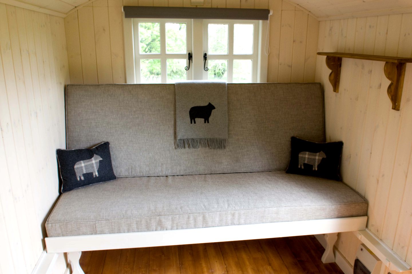 Quirky Shepherds Hut Perfect for Glamping near Wrexham