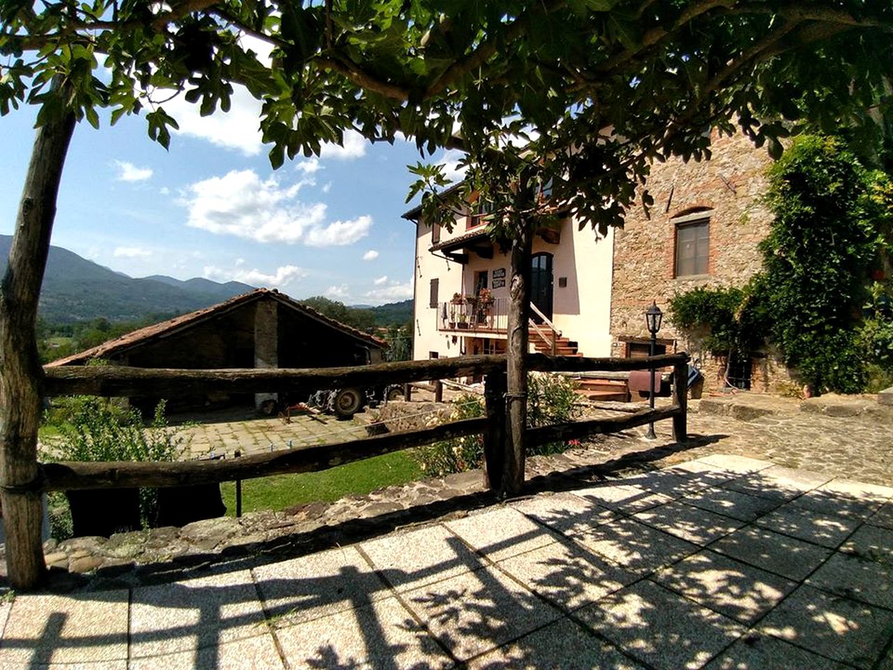 This cottage rental is perfect for relaxing family holidays in Italy