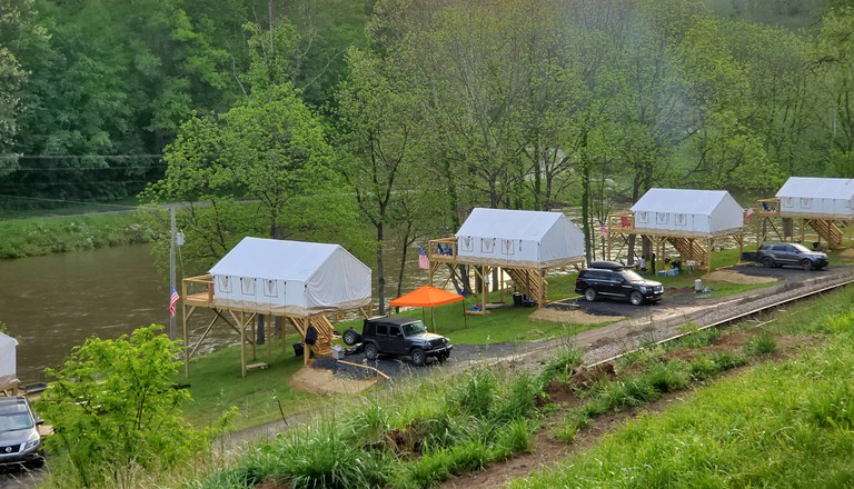 Tents (Green Mountain, North Carolina, United States)