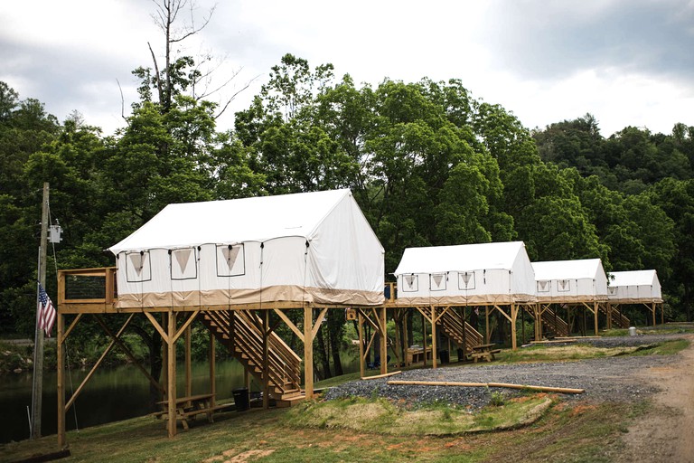 Tents (Green Mountain, North Carolina, United States)