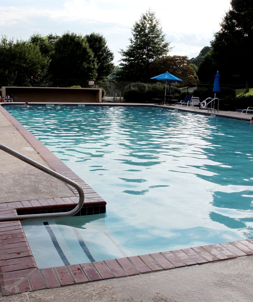 Rustic Tree Top Cabin in Sky Valley, Georgia