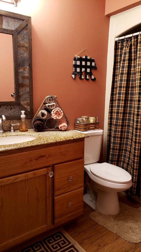 Rustic Tree Top Cabin in Sky Valley, Georgia