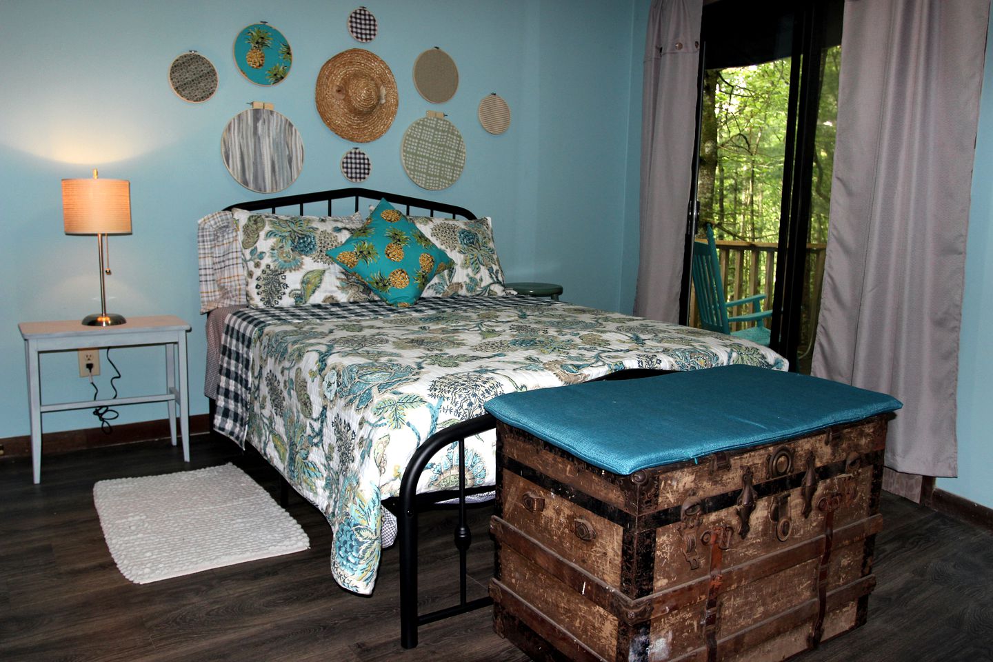 Rustic Tree Top Cabin in Sky Valley, Georgia