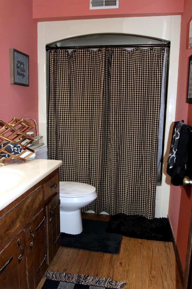 Rustic Tree Top Cabin in Sky Valley, Georgia
