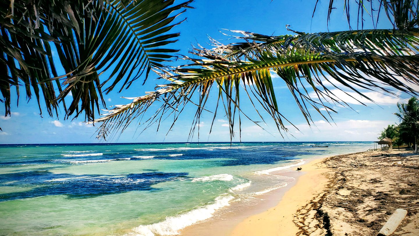 Serene Beachfront House in Mahahual, Quintana Roo, Mexico