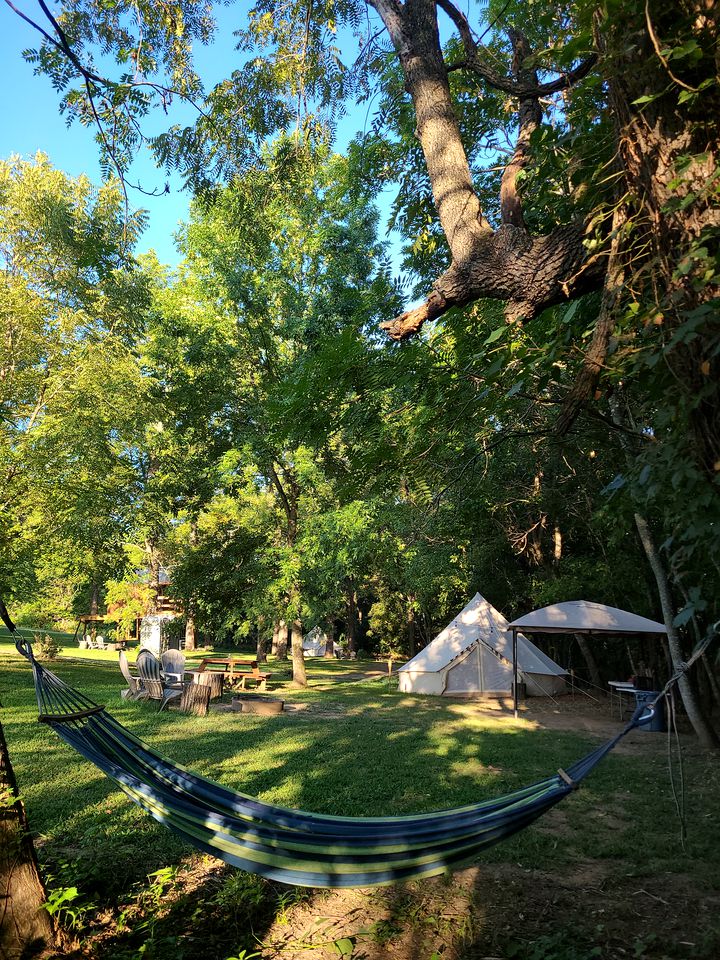 Lovely Eureka Springs Accommodation on the River