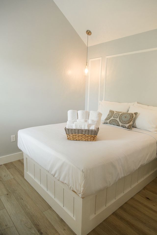 Picturesque Tiny House Rental Ideal for Glamping in New Hampshire