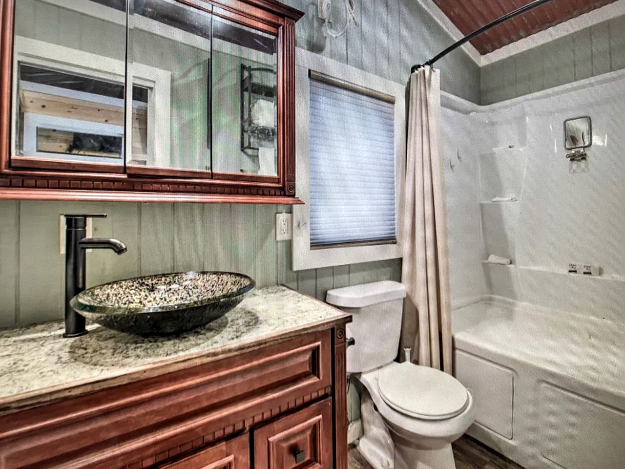 Cozy Cabin Rental Ideal for a Couple's Retreat in Texas