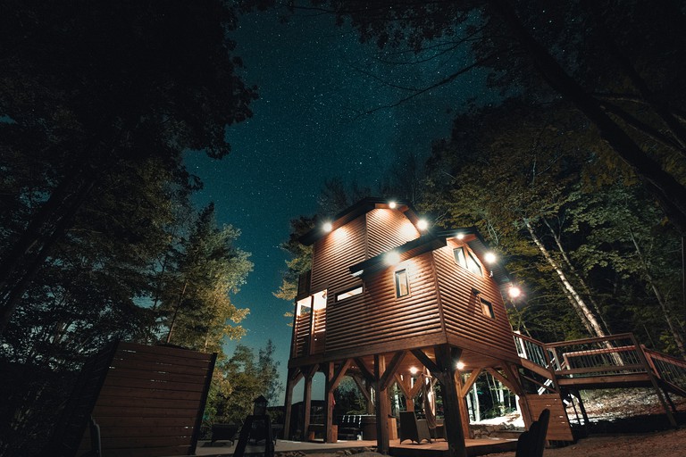 Tree Houses (Canada, Sainte-Béatrix, Quebec)