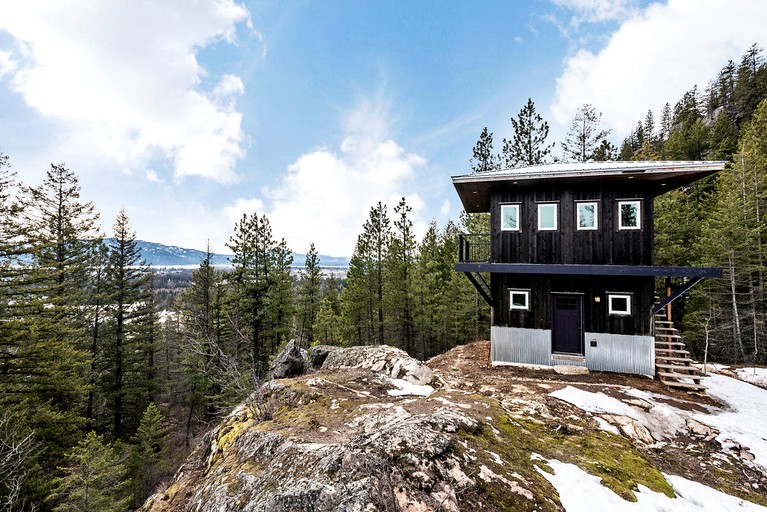 Nostalgic Fire Tower Outlook at base of Schweitzer, Tiny Houses