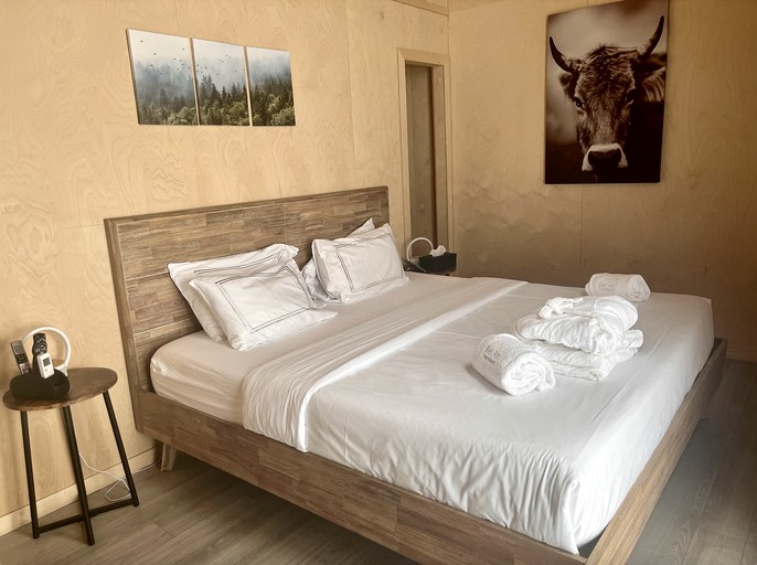 Pods (Canada, Mont Tremblant, Quebec)