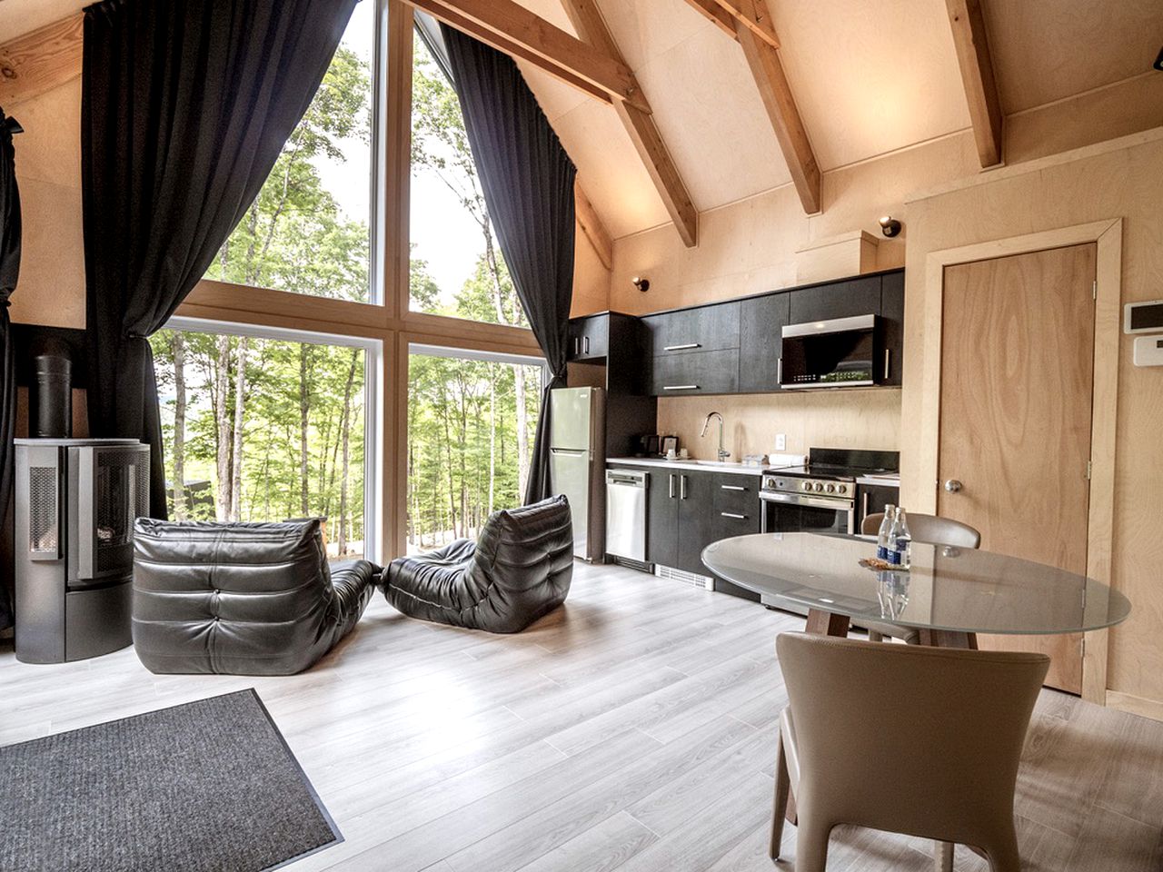 Mont Tremblant Glamping in a Tiny Home Nestled in Nature
