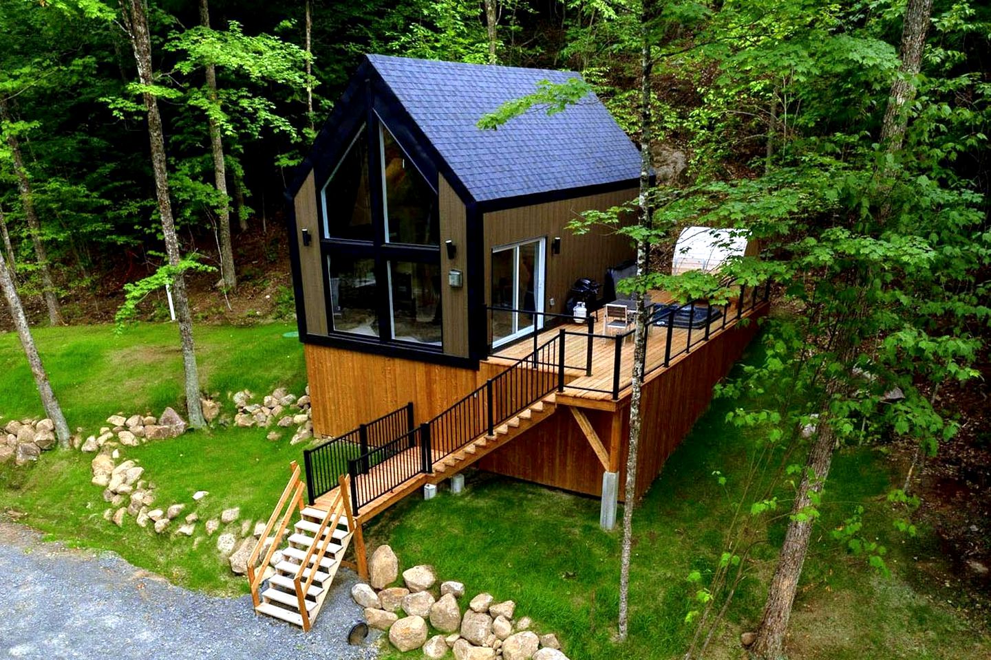 Mont Tremblant Glamping in a Tiny Home Nestled in Nature