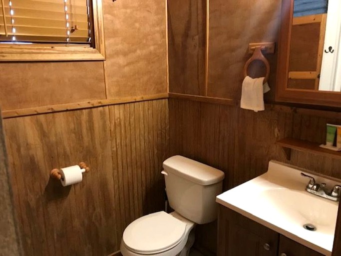 Cabins (Delacroix, Louisiana, United States of America)