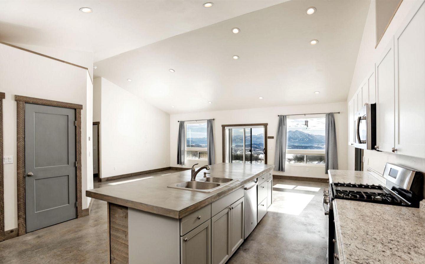 Luxurious Mtn Home w/ Amazing Views of Aspen Mt