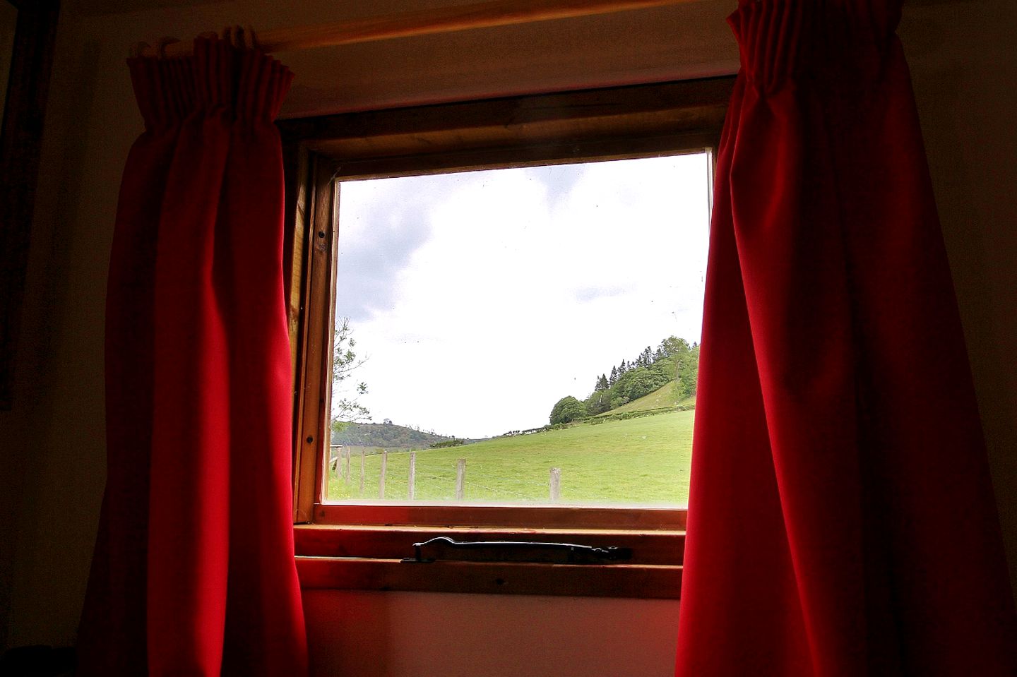 Delightful Cabin for Three Guests in North Shropshire with Gorgeous Views in Every Direction