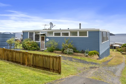 Charming Bruny Island Cottage with Fabulous Views photo 3