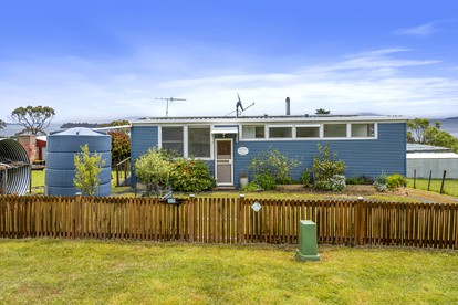 Charming Bruny Island Cottage with Fabulous Views photo 5