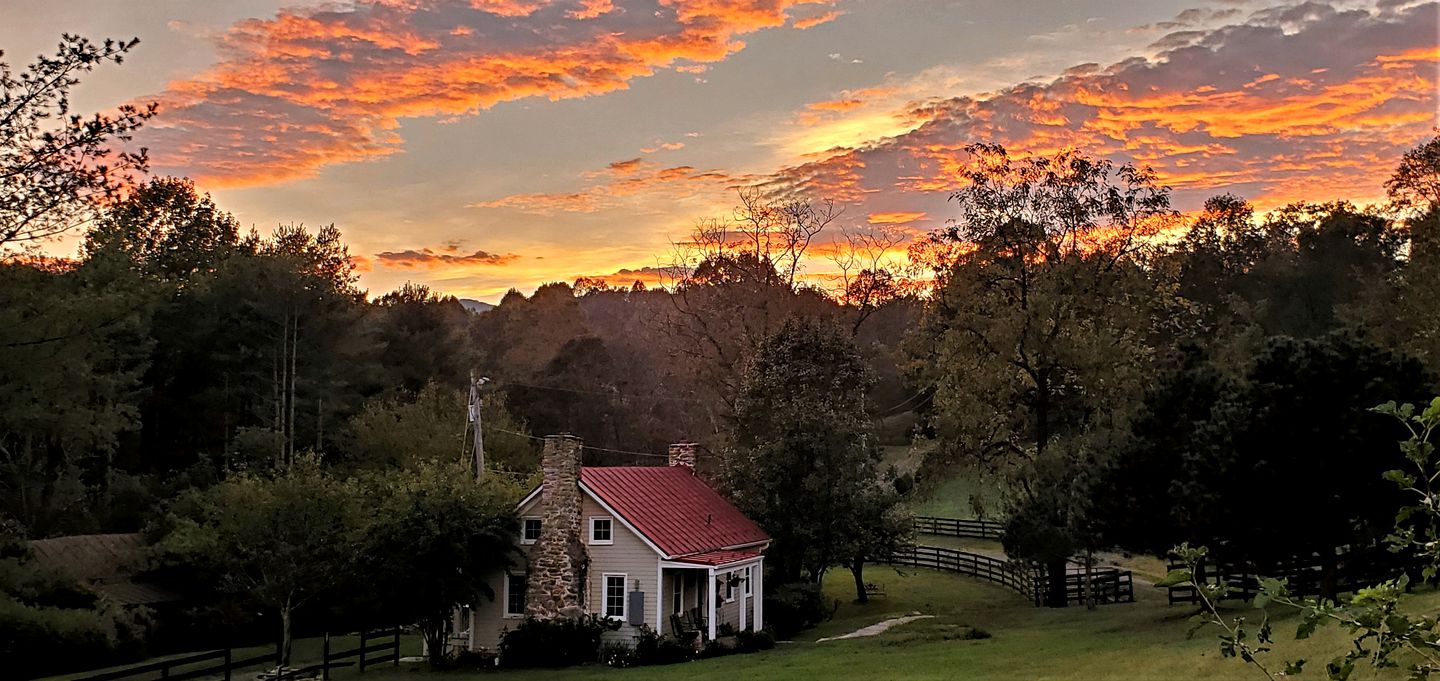 Historic Cabin near Luray Caverns Perfect for a Family Vacation in Virginia