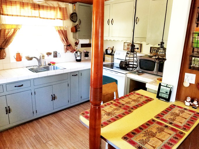 Cabins (Julian, California, United States of America)