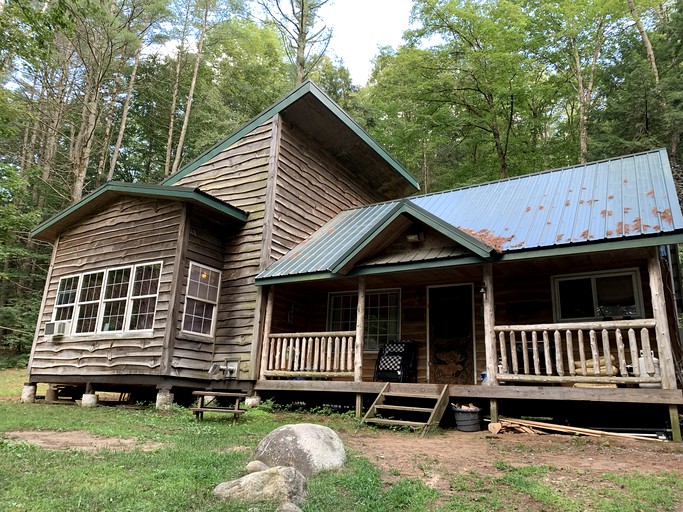 Adirondacks cabin for a family getaway in New York State