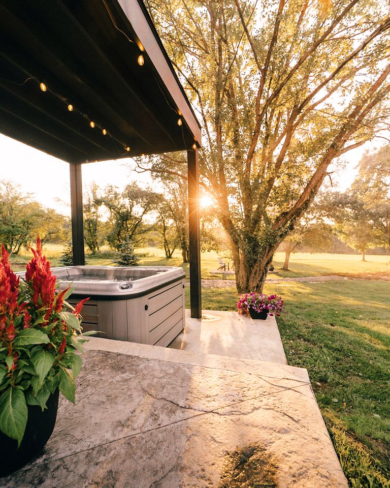 Luxury Cabin with a Hot Tub in Barneveld Ideal for Romantic Adirondack Getaways
