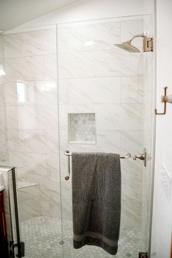 Cabins (Austin, Texas, United States of America)